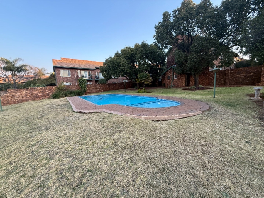2 Bedroom Property for Sale in Zwartkop Gauteng