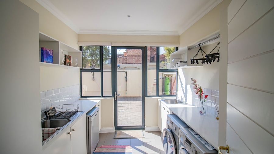 6 Bedroom Property for Sale in Blue Hills Equestrian Estate Gauteng