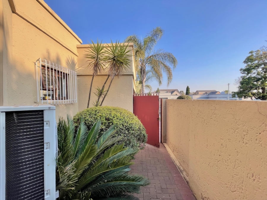 3 Bedroom Property for Sale in Sunninghill Gauteng