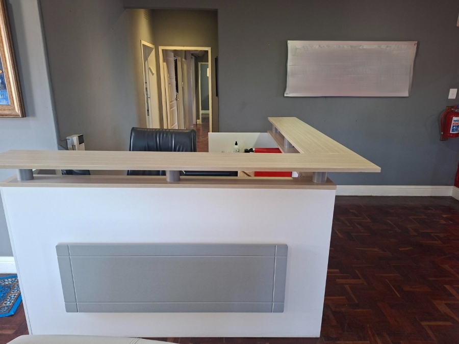 5 Bedroom Property for Sale in Edenvale Central Gauteng