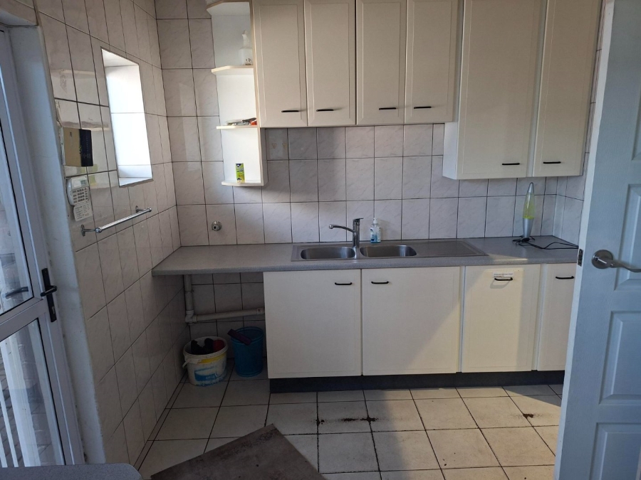 5 Bedroom Property for Sale in Edenvale Central Gauteng