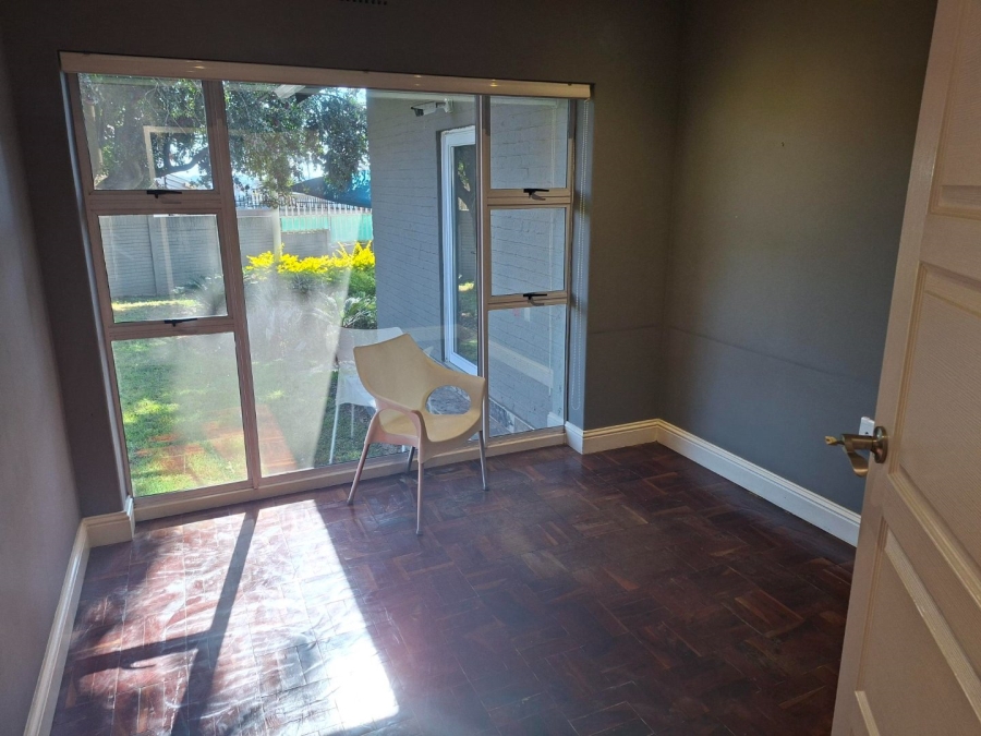5 Bedroom Property for Sale in Edenvale Central Gauteng