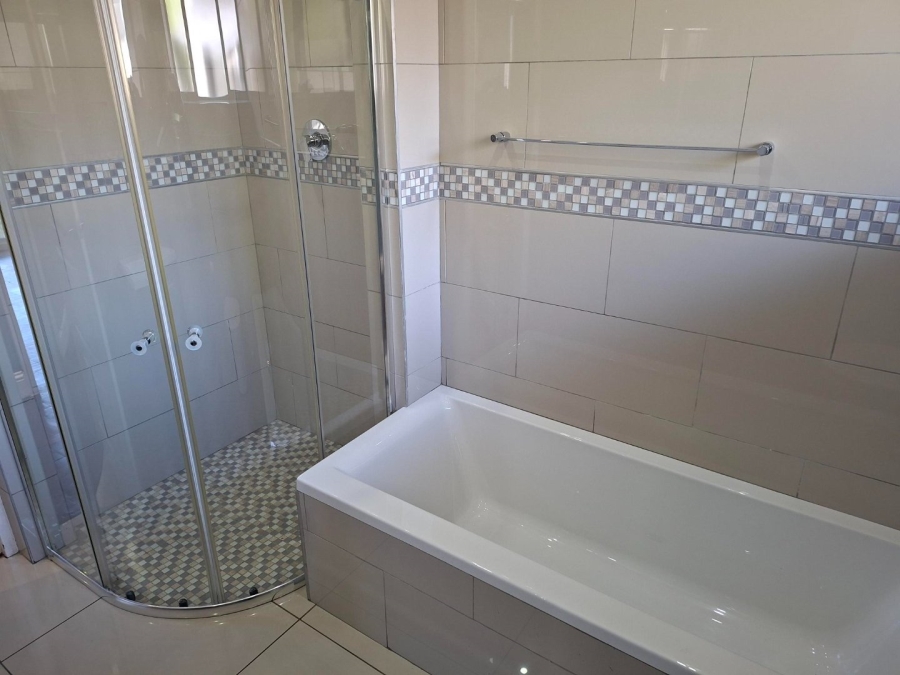 5 Bedroom Property for Sale in Edenvale Central Gauteng