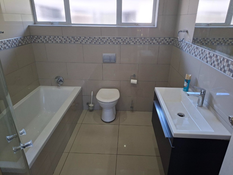 5 Bedroom Property for Sale in Edenvale Central Gauteng