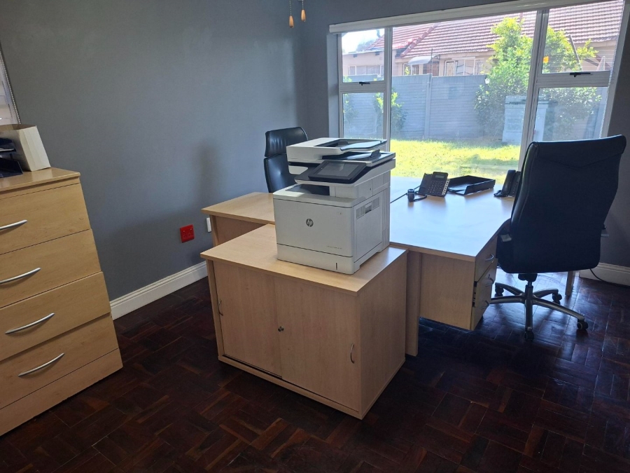 5 Bedroom Property for Sale in Edenvale Central Gauteng
