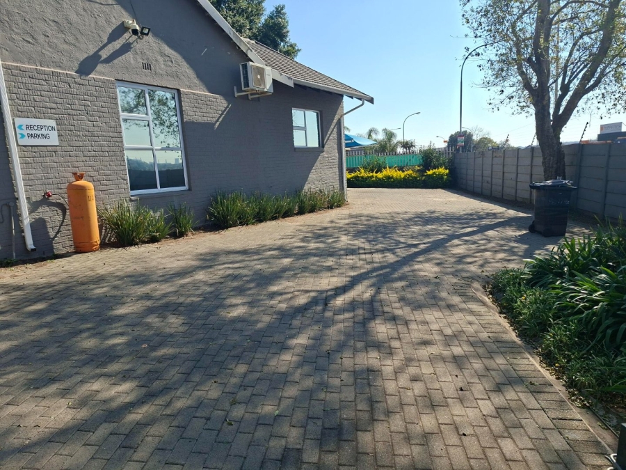 5 Bedroom Property for Sale in Edenvale Central Gauteng