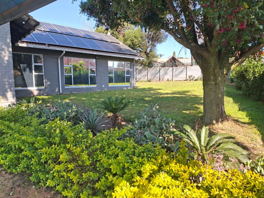 5 Bedroom Property for Sale in Edenvale Central Gauteng