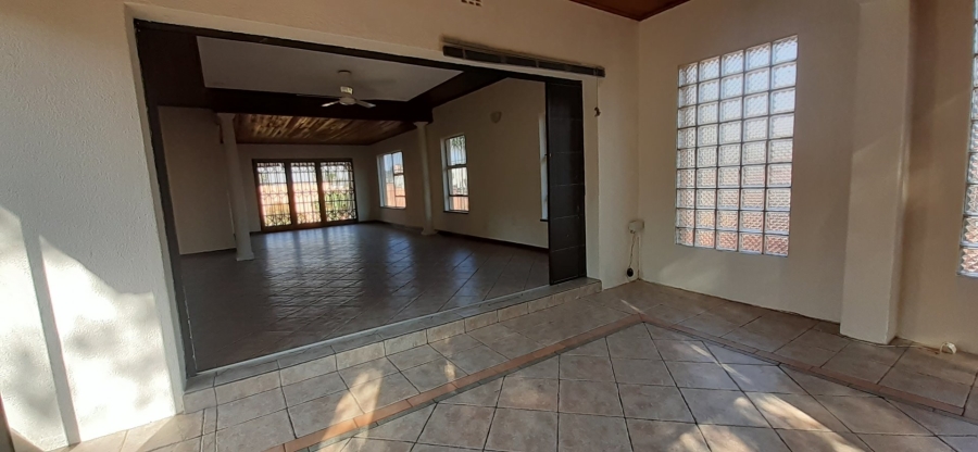 3 Bedroom Property for Sale in Glenvista Gauteng