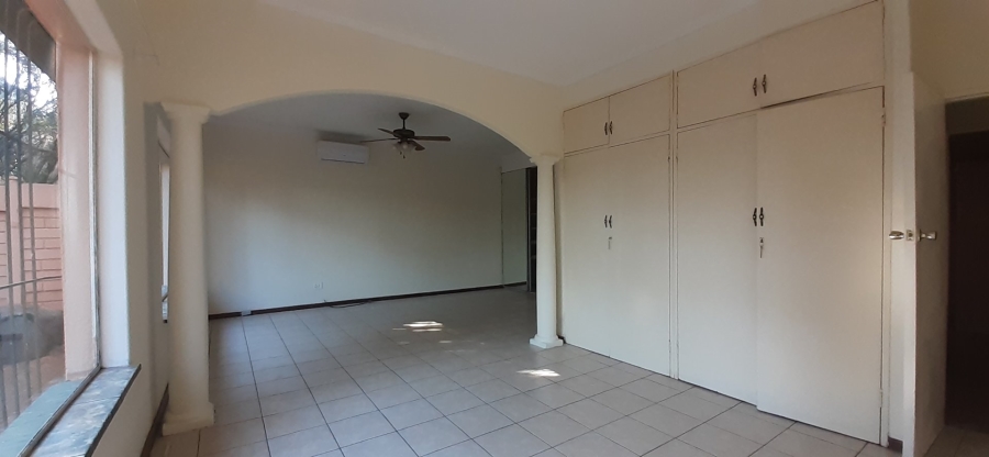 3 Bedroom Property for Sale in Glenvista Gauteng