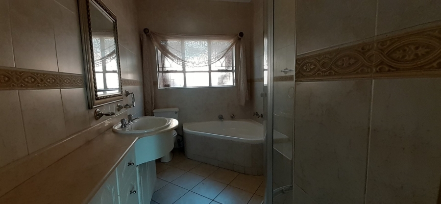 3 Bedroom Property for Sale in Glenvista Gauteng