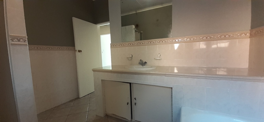 3 Bedroom Property for Sale in Glenvista Gauteng