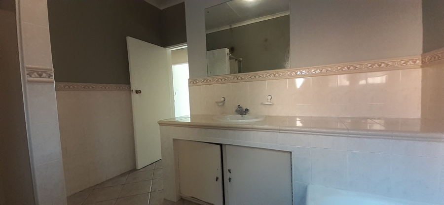 3 Bedroom Property for Sale in Glenvista Gauteng