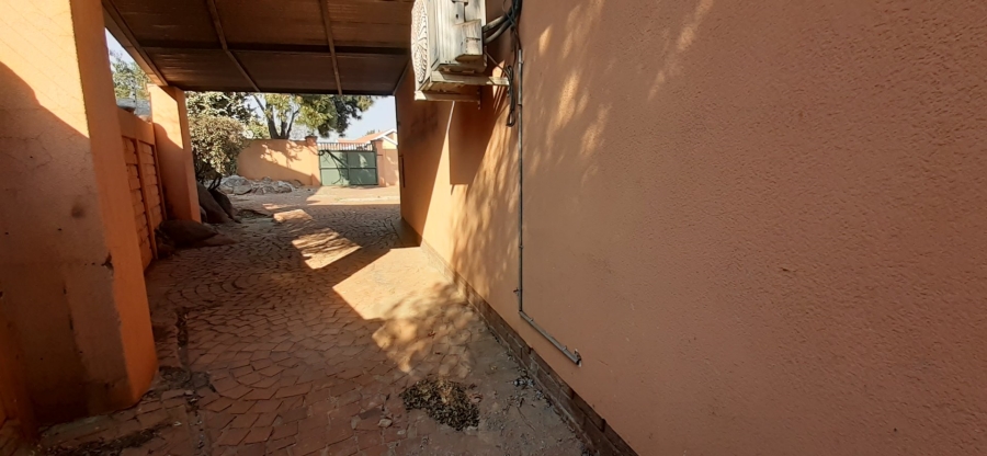 3 Bedroom Property for Sale in Glenvista Gauteng