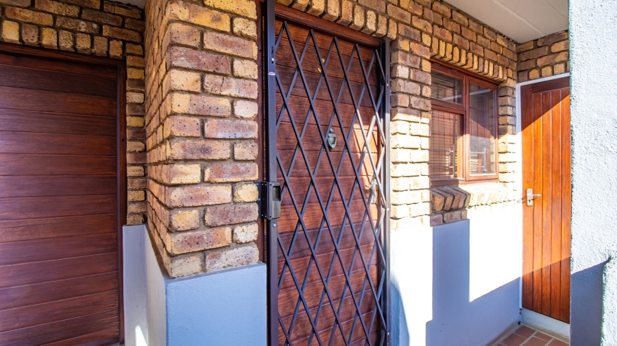 2 Bedroom Property for Sale in Bassonia Gauteng