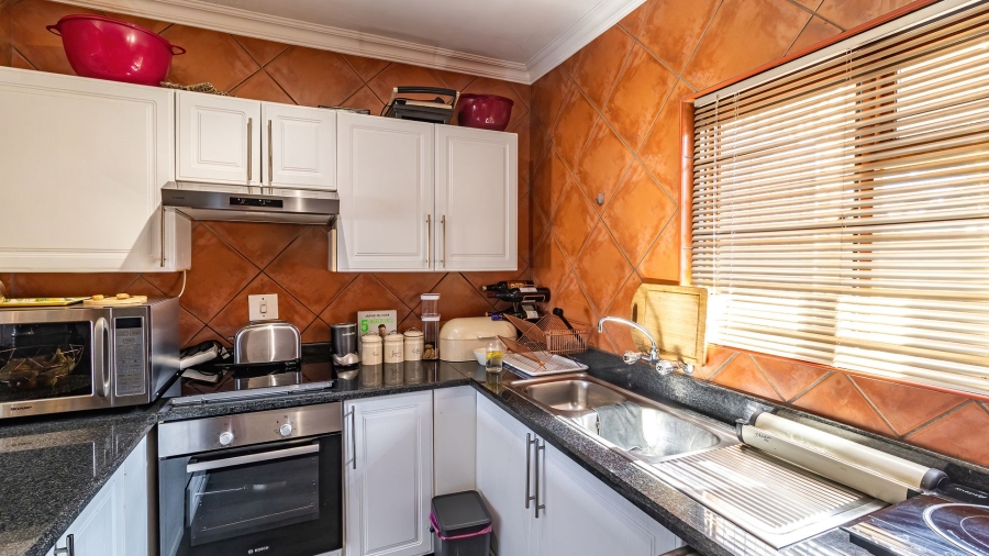 2 Bedroom Property for Sale in Bassonia Gauteng