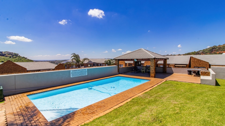 2 Bedroom Property for Sale in Bassonia Gauteng