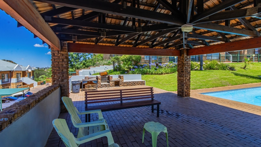 2 Bedroom Property for Sale in Bassonia Gauteng