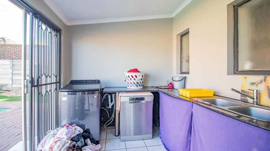 4 Bedroom Property for Sale in Primrose Hill Gauteng