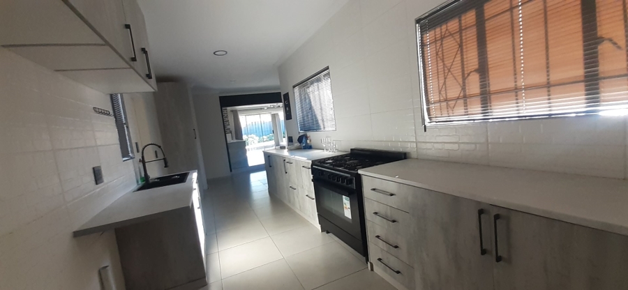 3 Bedroom Property for Sale in Mulbarton Gauteng
