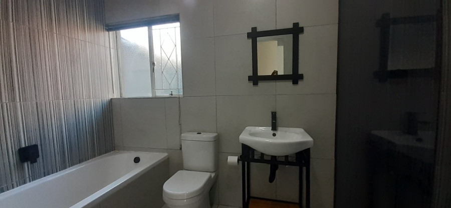 3 Bedroom Property for Sale in Mulbarton Gauteng