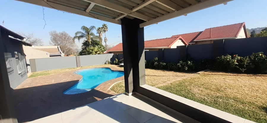 3 Bedroom Property for Sale in Mulbarton Gauteng
