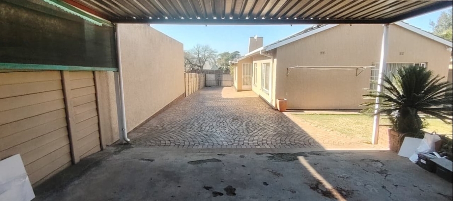 3 Bedroom Property for Sale in Woodmere Gauteng