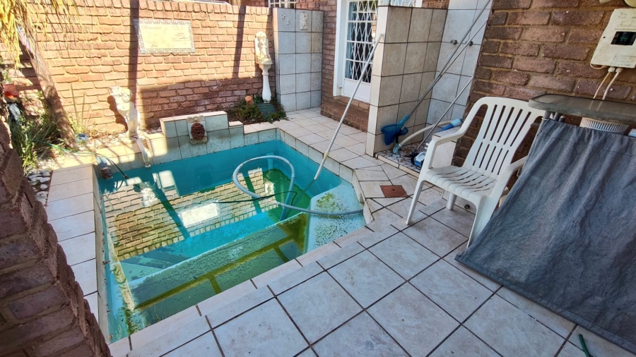 4 Bedroom Property for Sale in Vaal Marina Gauteng