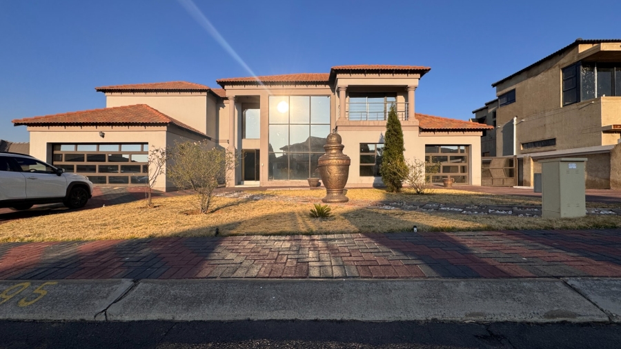 6 Bedroom Property for Sale in Three Rivers East Gauteng
