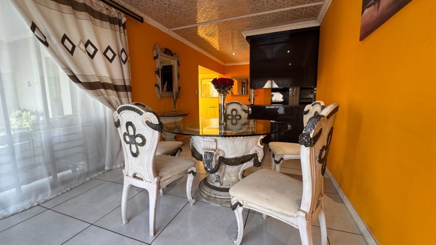 6 Bedroom Property for Sale in Three Rivers East Gauteng