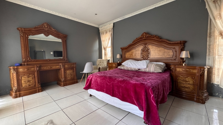 6 Bedroom Property for Sale in Three Rivers East Gauteng
