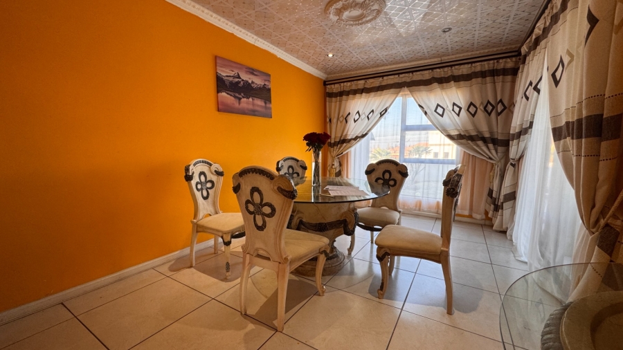 6 Bedroom Property for Sale in Three Rivers East Gauteng