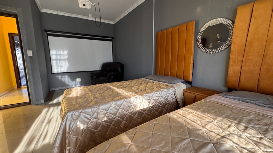 6 Bedroom Property for Sale in Three Rivers East Gauteng