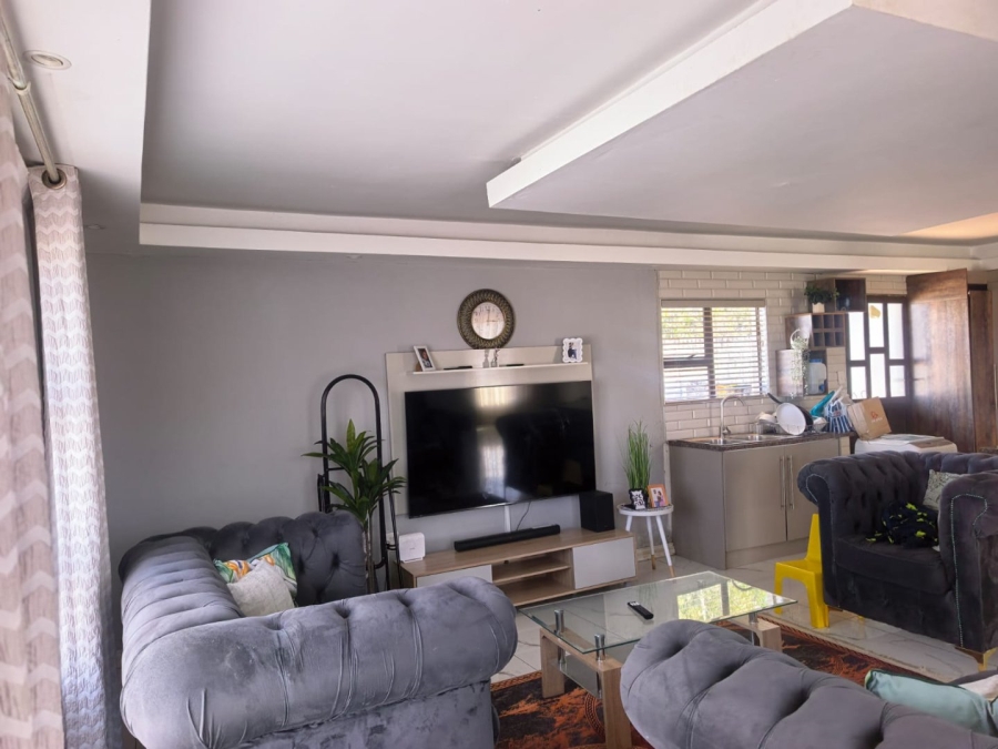 3 Bedroom Property for Sale in Strubenvale Gauteng
