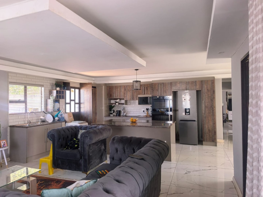 3 Bedroom Property for Sale in Strubenvale Gauteng
