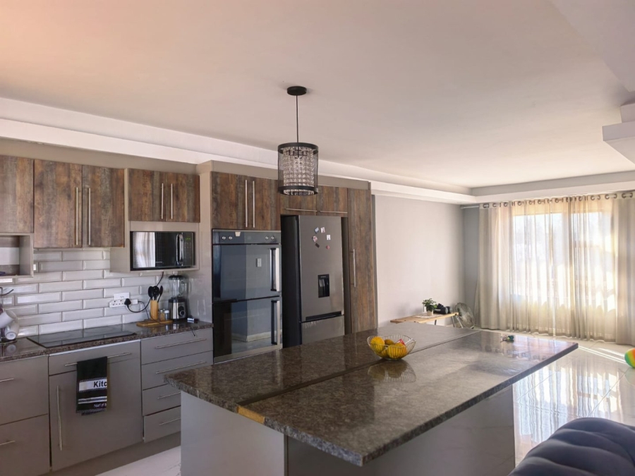 3 Bedroom Property for Sale in Strubenvale Gauteng