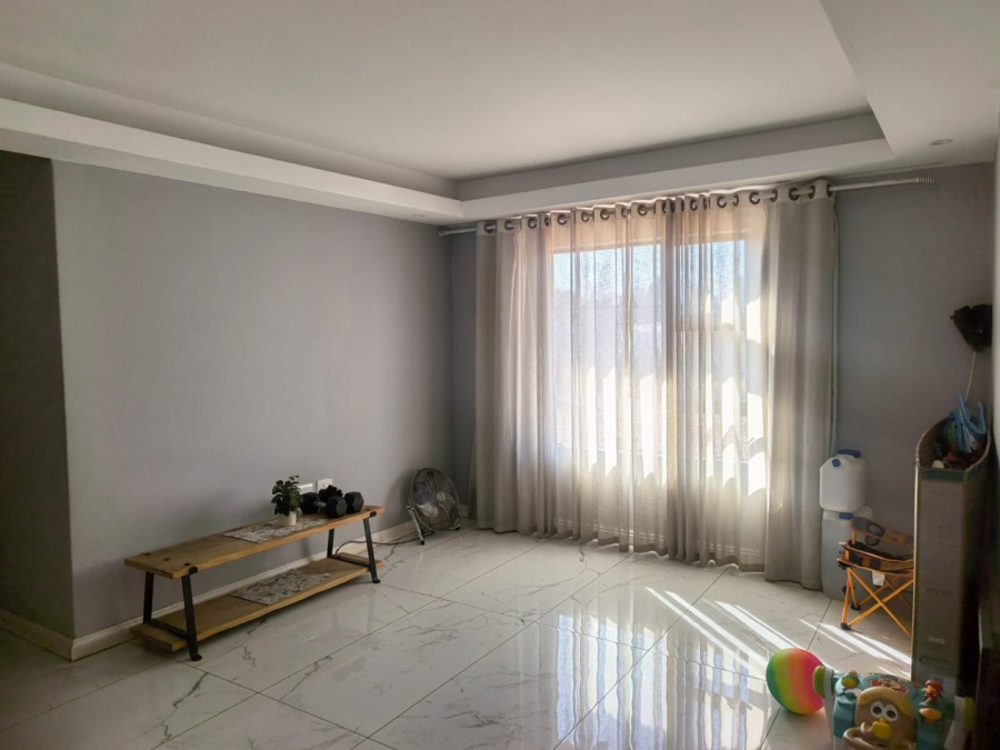 3 Bedroom Property for Sale in Strubenvale Gauteng