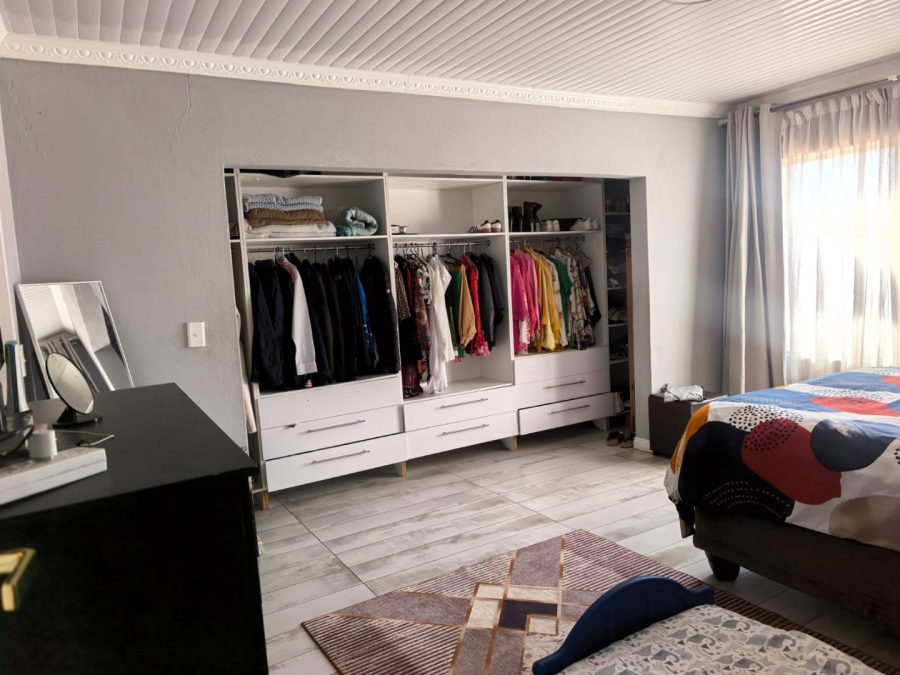 3 Bedroom Property for Sale in Strubenvale Gauteng