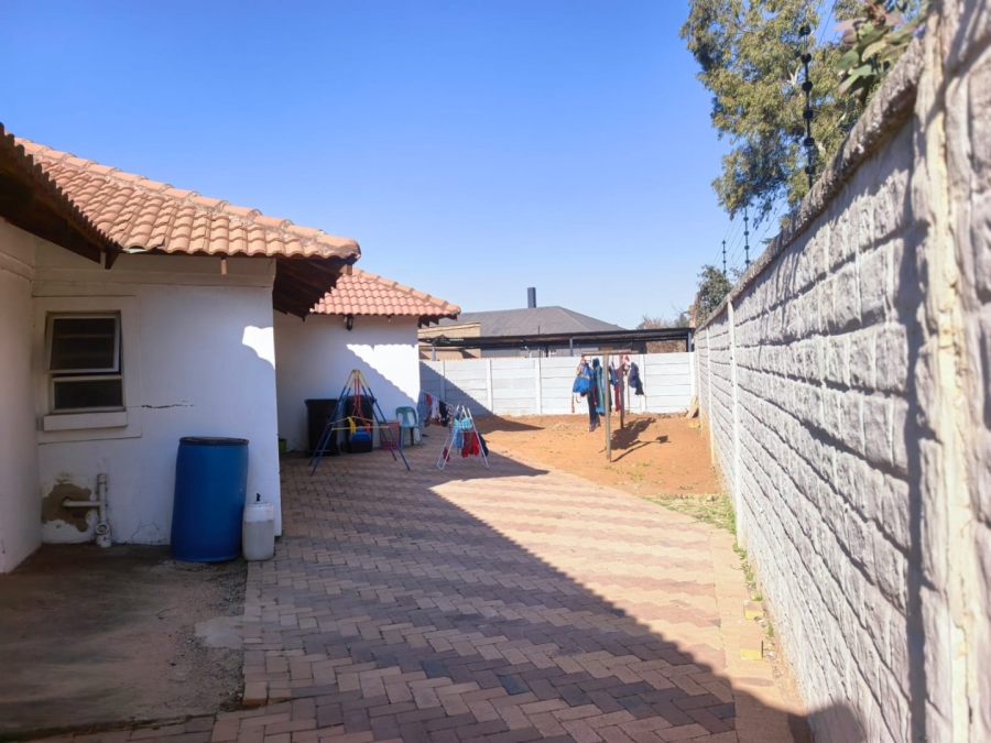 3 Bedroom Property for Sale in Strubenvale Gauteng