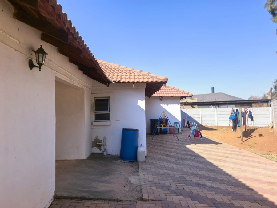 3 Bedroom Property for Sale in Strubenvale Gauteng