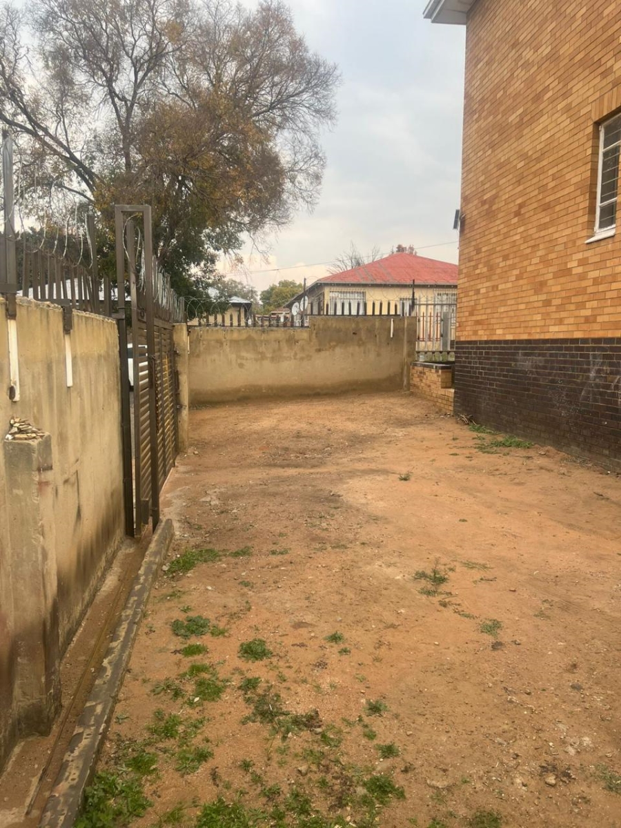 To Let 2 Bedroom Property for Rent in Rosettenville Gauteng