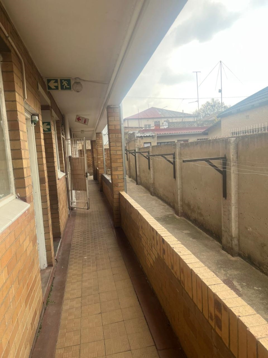 To Let 2 Bedroom Property for Rent in Rosettenville Gauteng