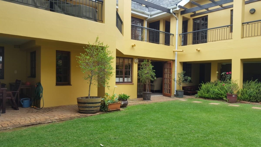 To Let 2 Bedroom Property for Rent in Bedfordview Gauteng
