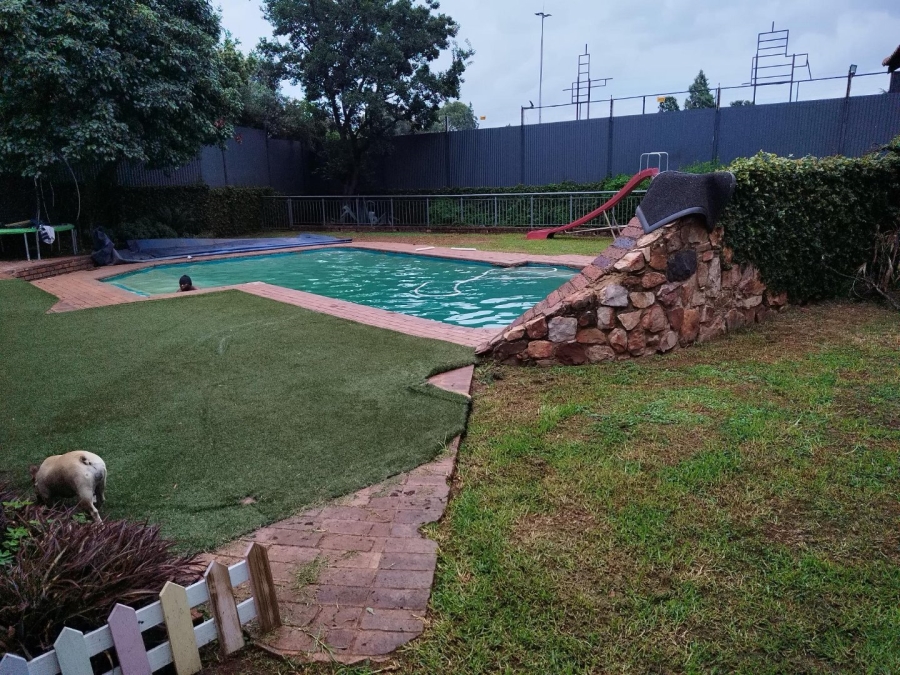 To Let 1 Bedroom Property for Rent in Bedfordview Gauteng