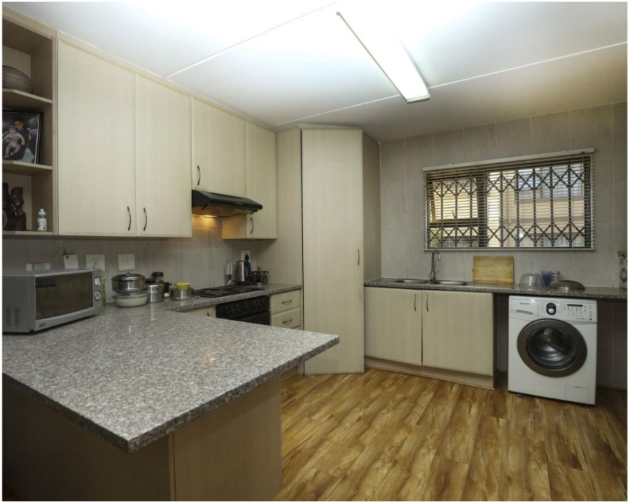 To Let 2 Bedroom Property for Rent in Sunninghill Gauteng