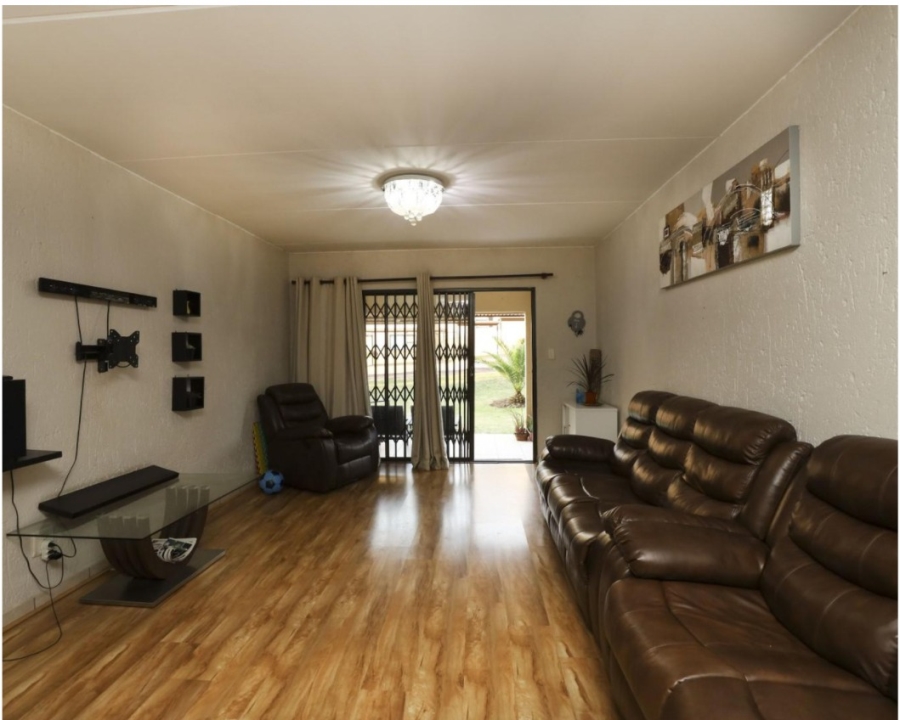 To Let 2 Bedroom Property for Rent in Sunninghill Gauteng