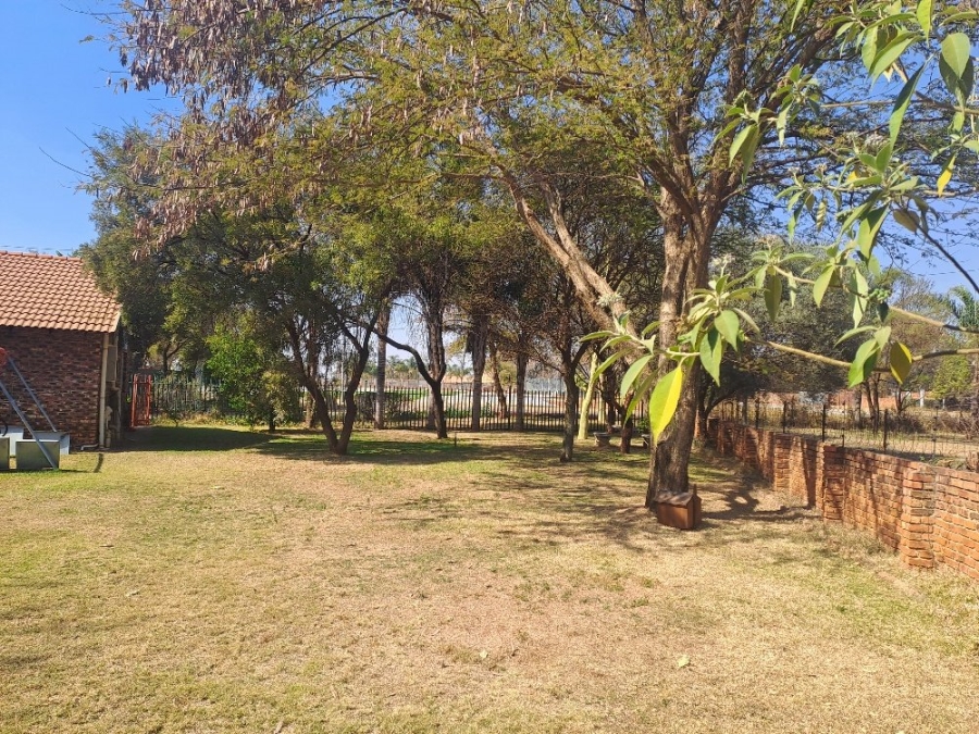 Commercial Property for Sale in Kameeldrift East Gauteng
