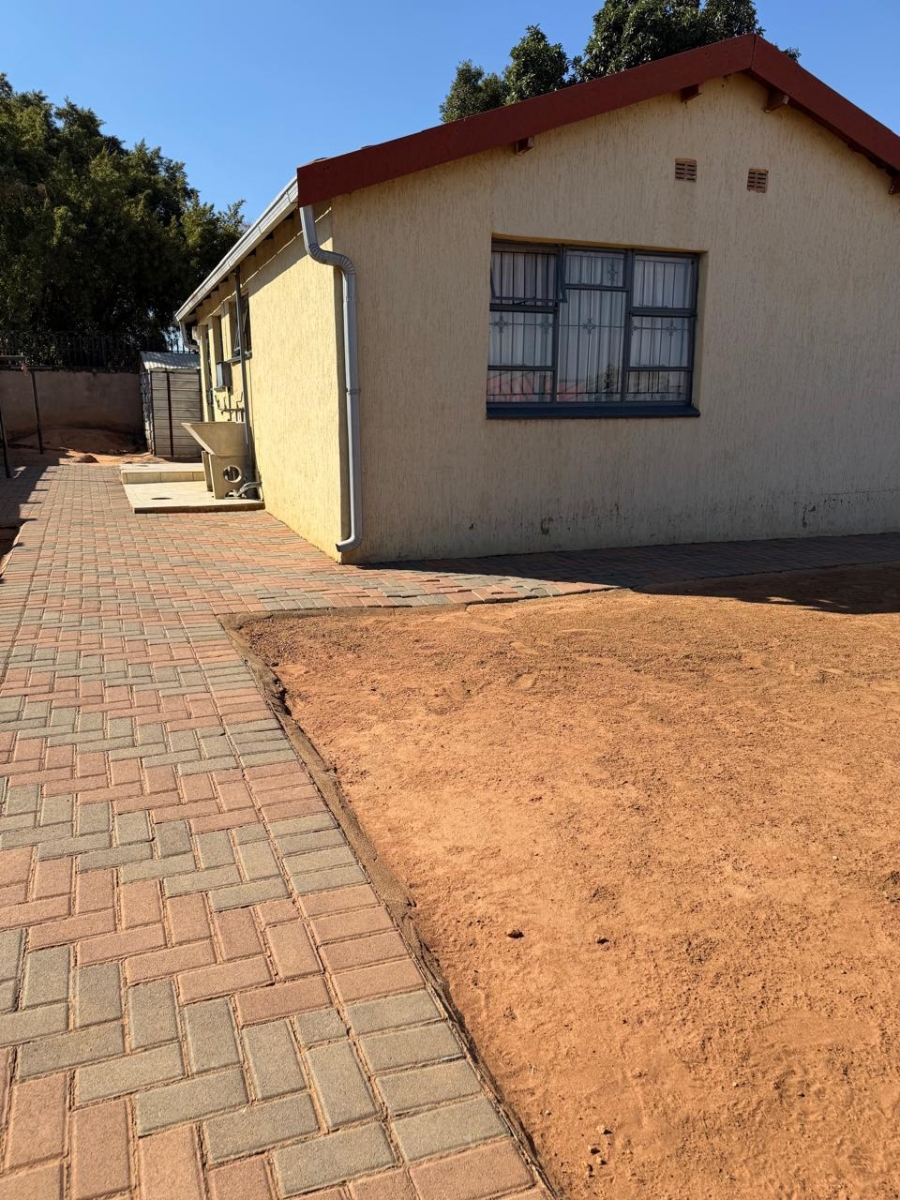 2 Bedroom Property for Sale in Orlando Gauteng