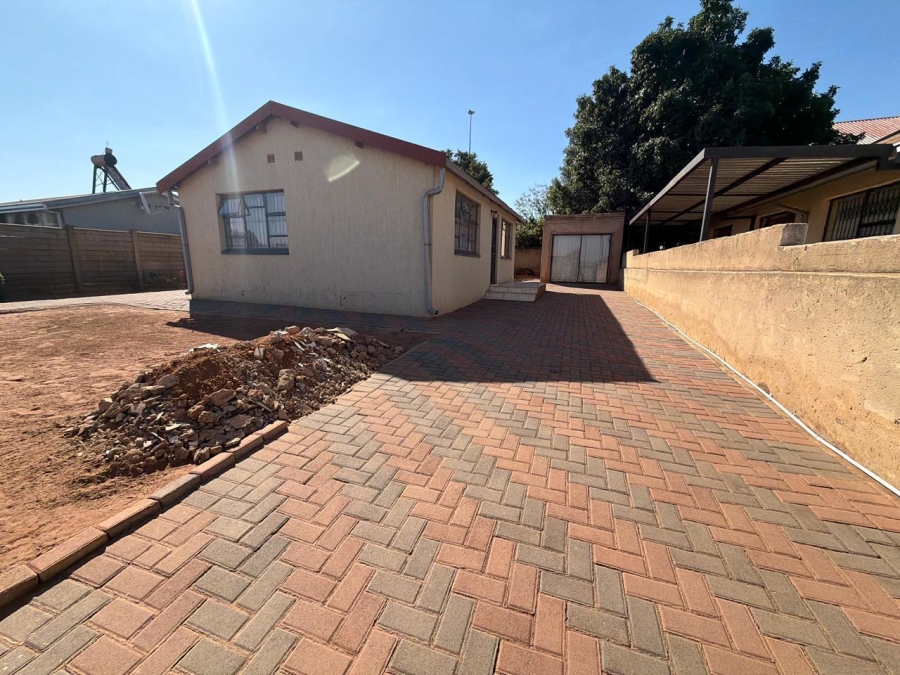 2 Bedroom Property for Sale in Orlando Gauteng