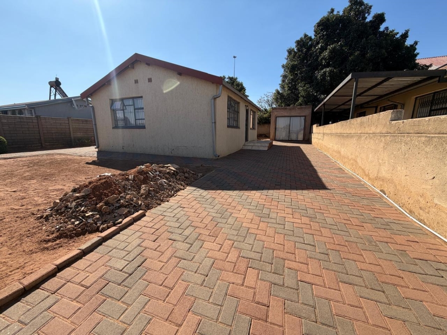 2 Bedroom Property for Sale in Orlando Gauteng