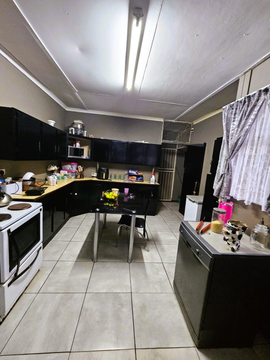 3 Bedroom Property for Sale in Glenvarloch Gauteng